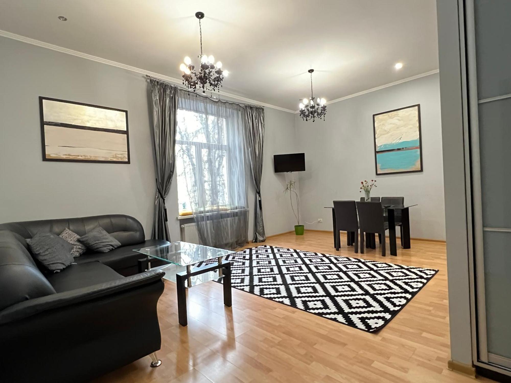 Apartments On Skoryka Str إلفيف المظهر الخارجي الصورة